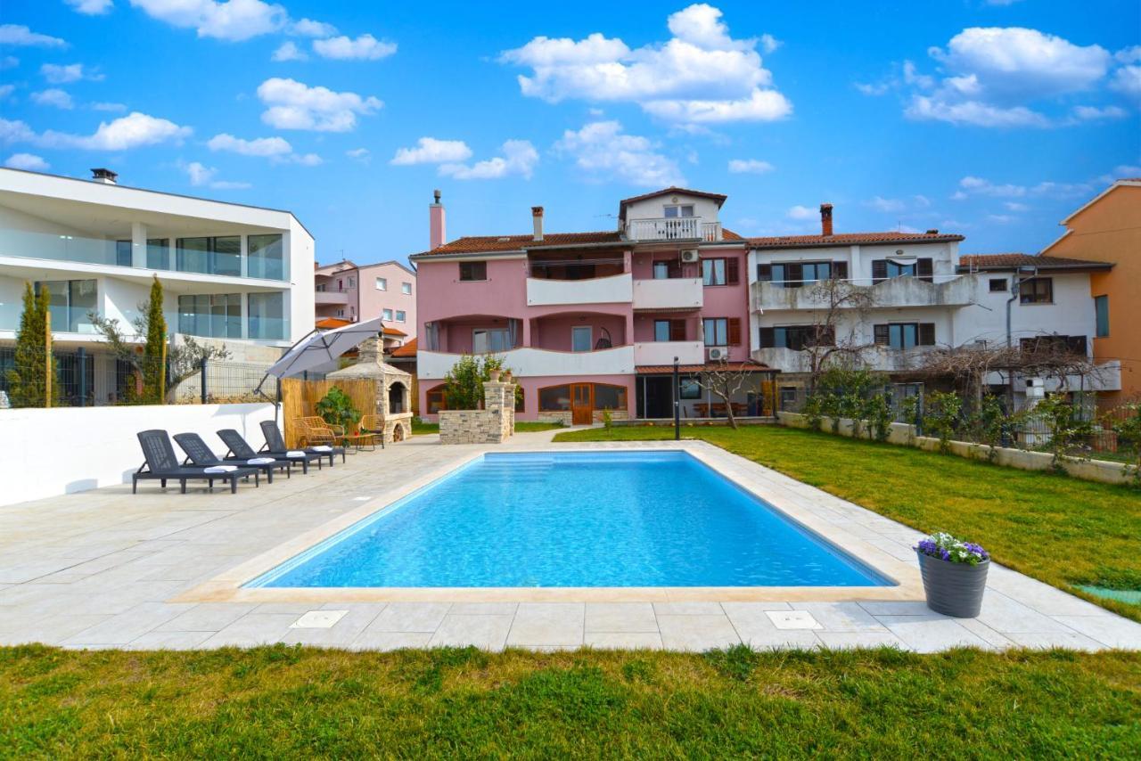 Apartments Violete 742 Pula Exterior foto
