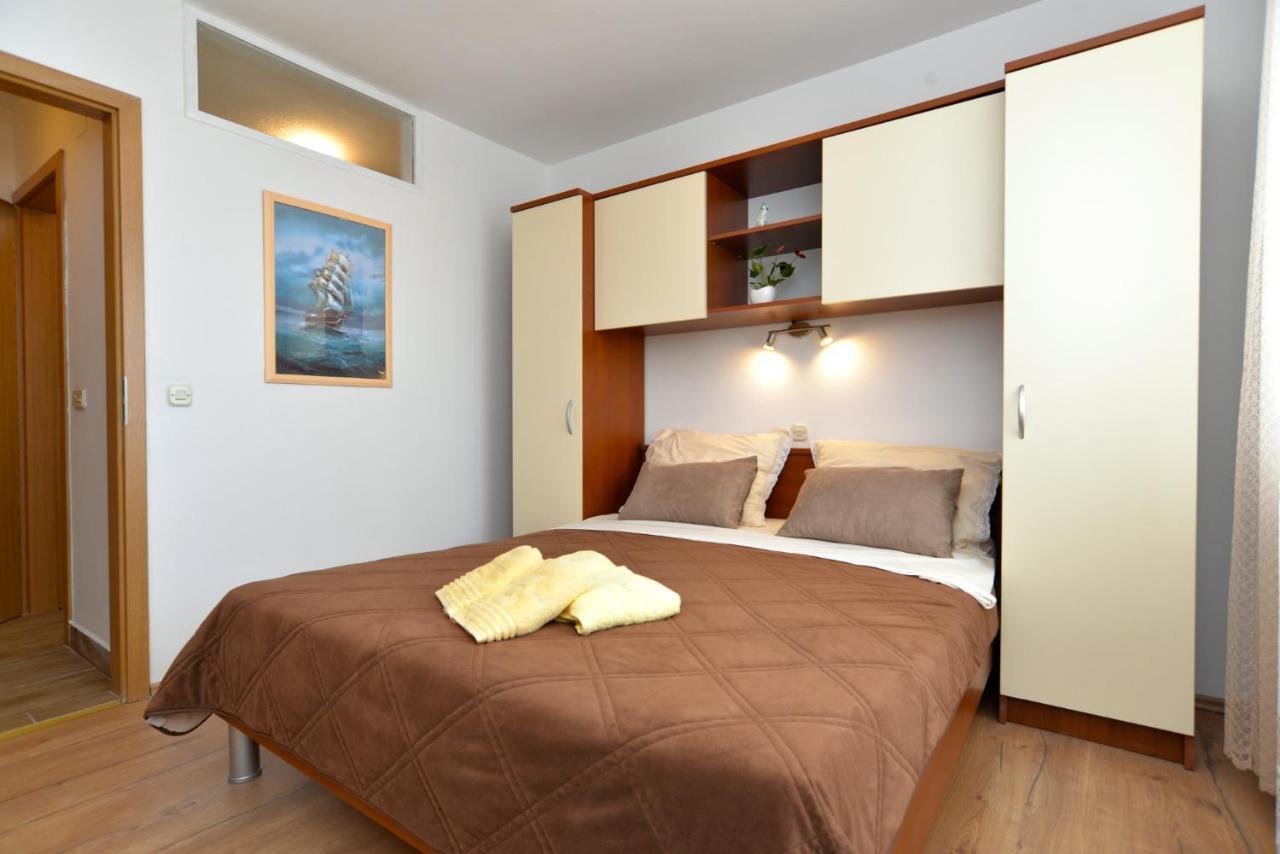 Apartments Violete 742 Pula Exterior foto