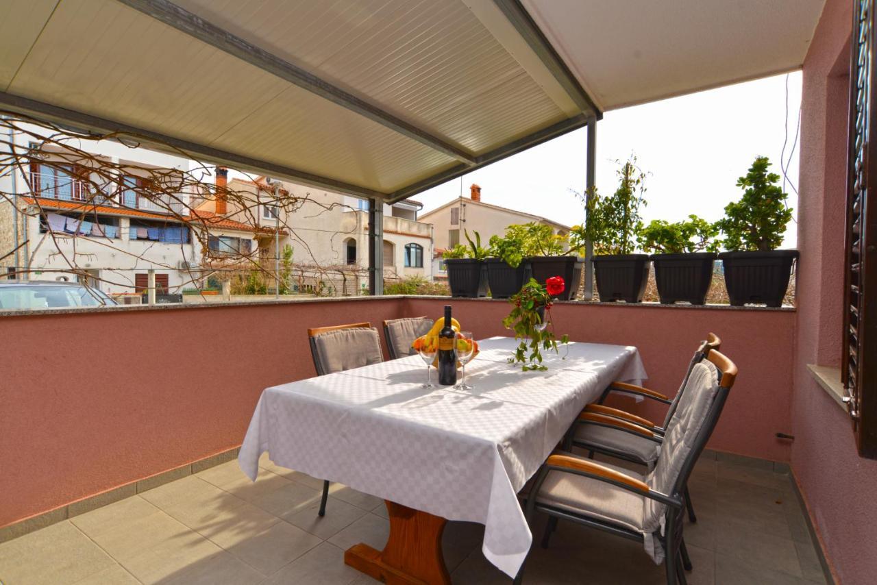 Apartments Violete 742 Pula Exterior foto