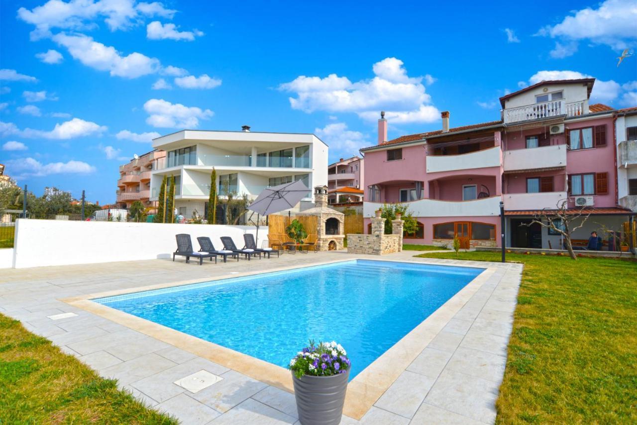 Apartments Violete 742 Pula Exterior foto